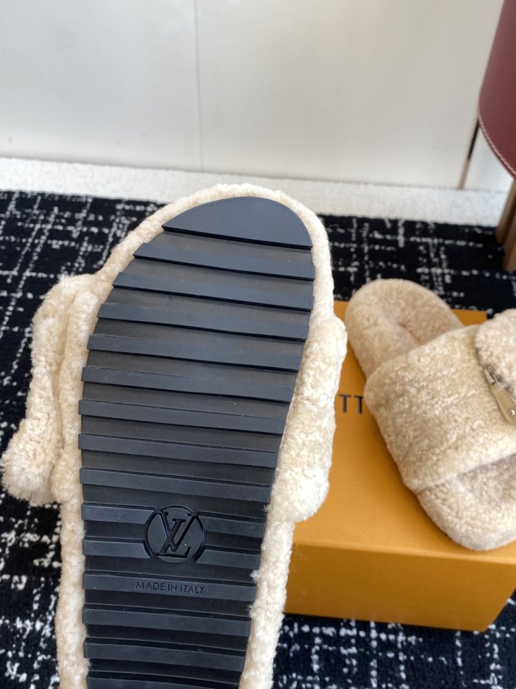 Fluffy fur slippers фото 9