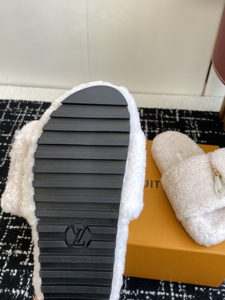 Fluffy fur slippers фото 9