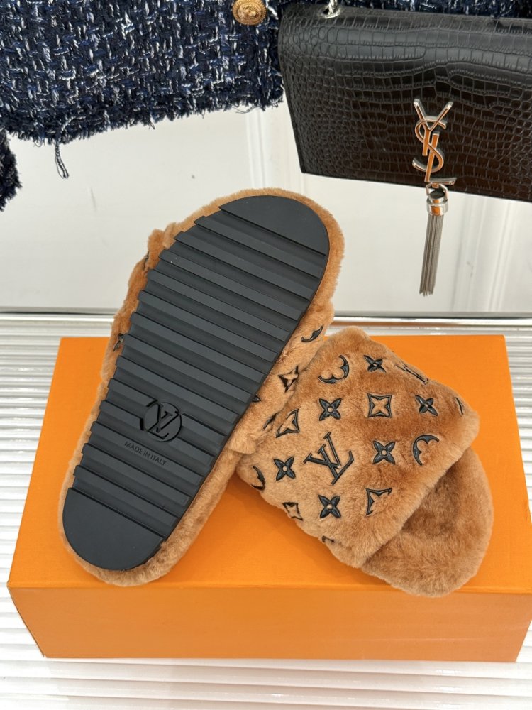 Fluffy fur slippers фото 9