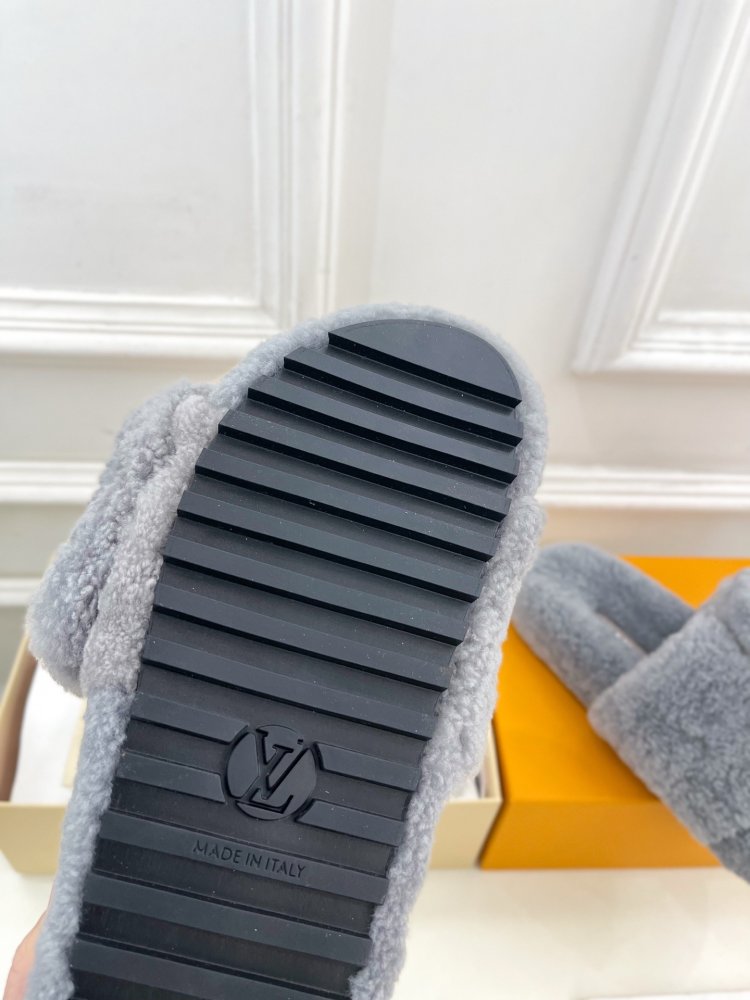 Fluffy fur slippers фото 9