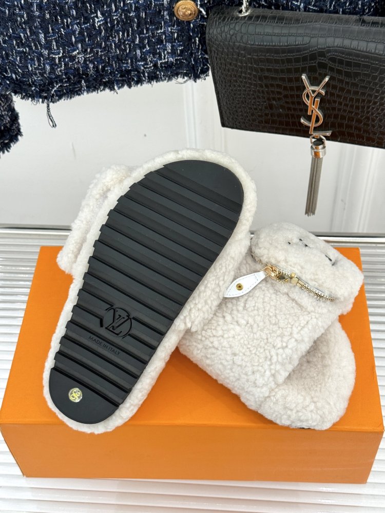 Fluffy fur slippers фото 9