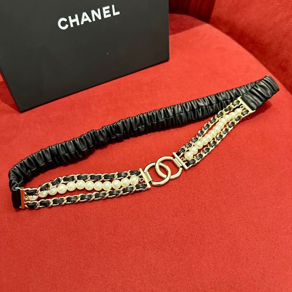 Ремень кожаный женский с цепочкой и жемчугом