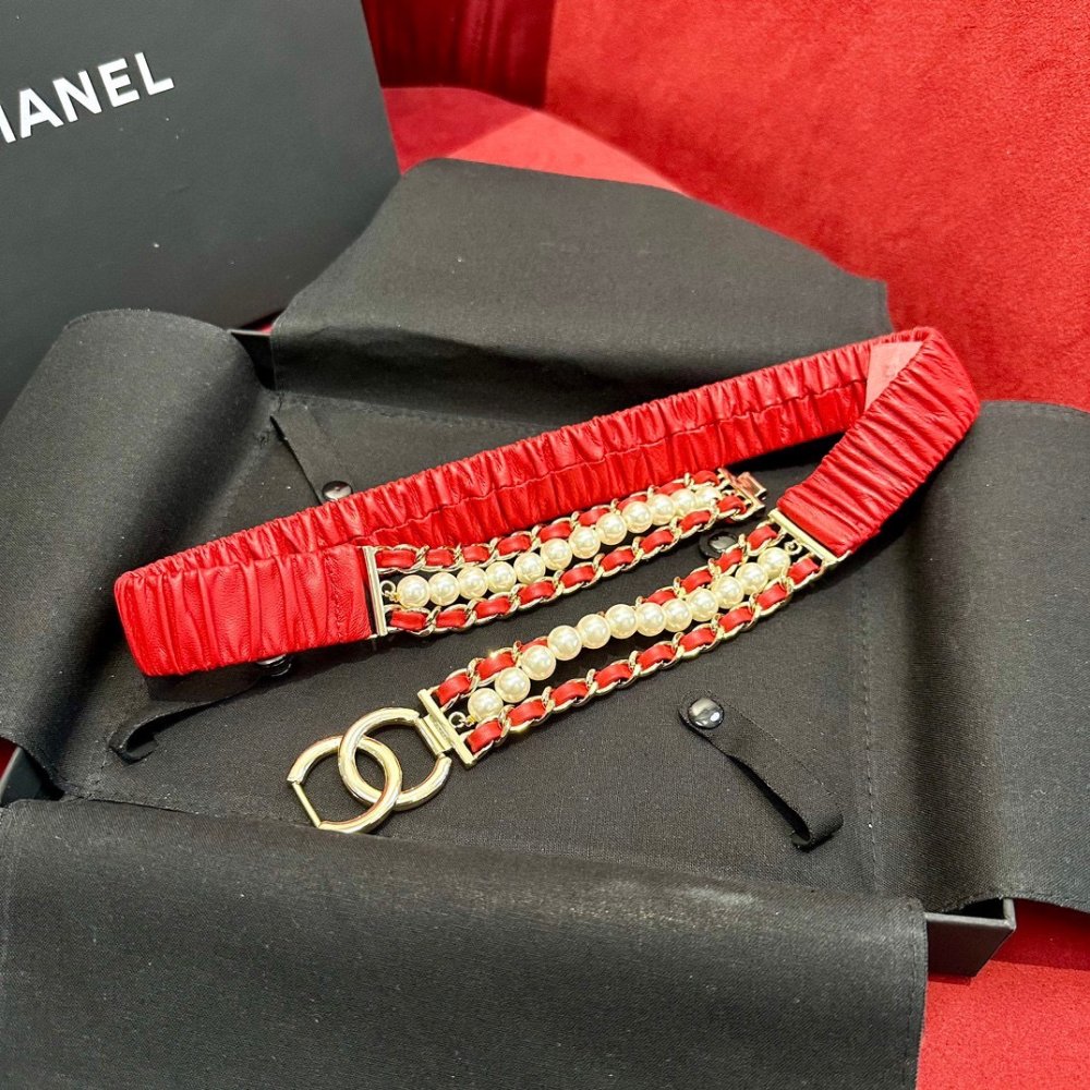 Ремень кожаный женский с цепочкой и жемчугом