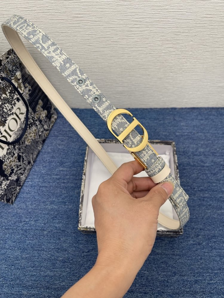 Ремінь жіночий шкіряний Montaigne Reversible 3 см