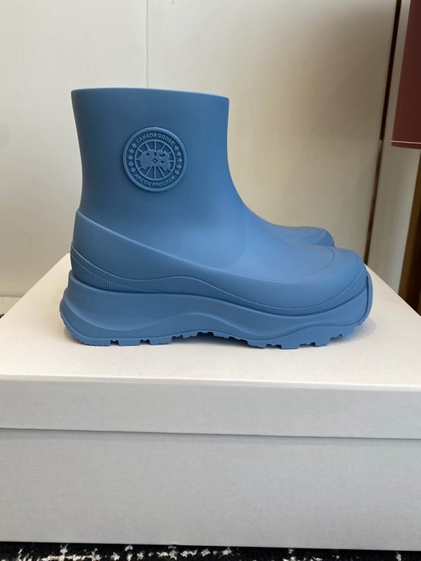 Резиновые ботинки женские