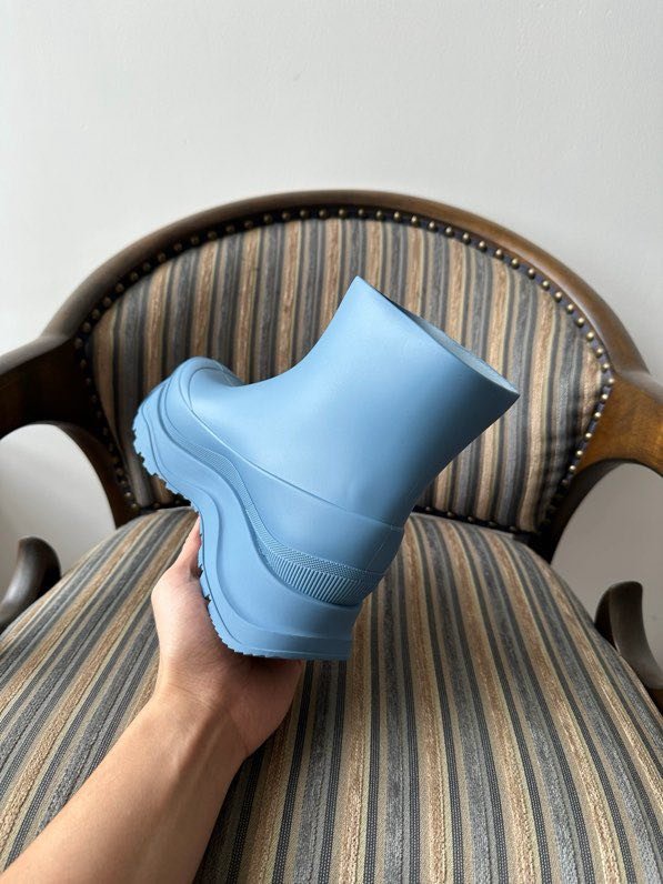 Резиновые ботинки женские фото 3