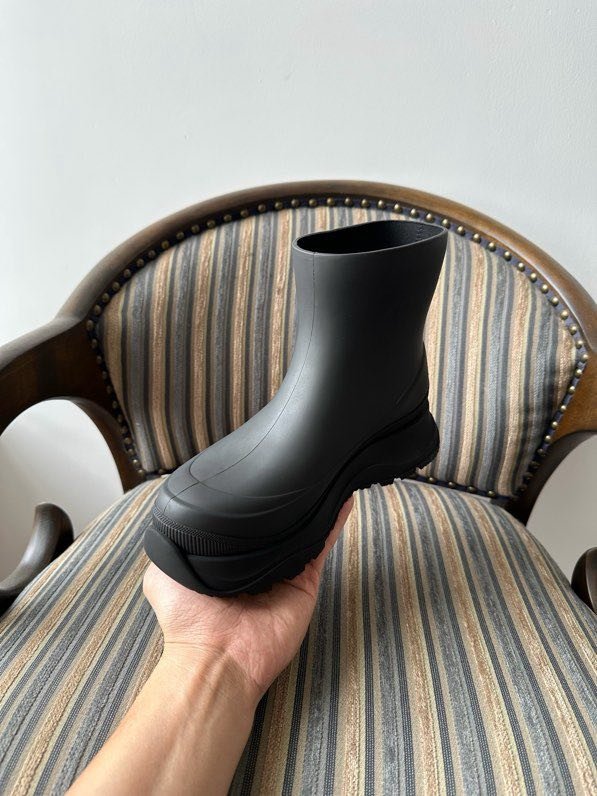 Резиновые ботинки женские фото 3