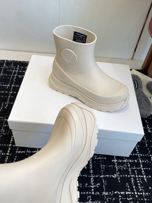 Резиновые ботинки женские фото 5