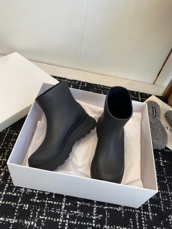 Резиновые ботинки женские фото 5