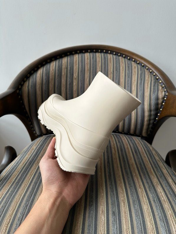 Резиновые ботинки женские фото 5