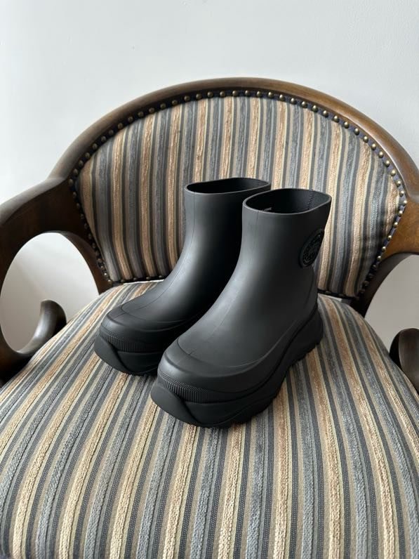 Резиновые ботинки женские фото 8