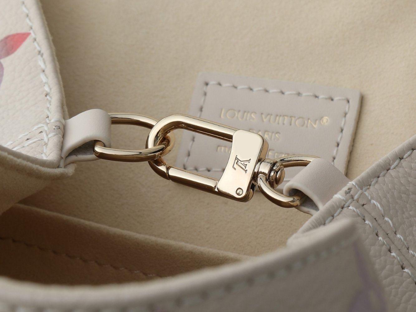 Рюкзак кожаный женский Backup Monogram Empreinte 20 см фото 11