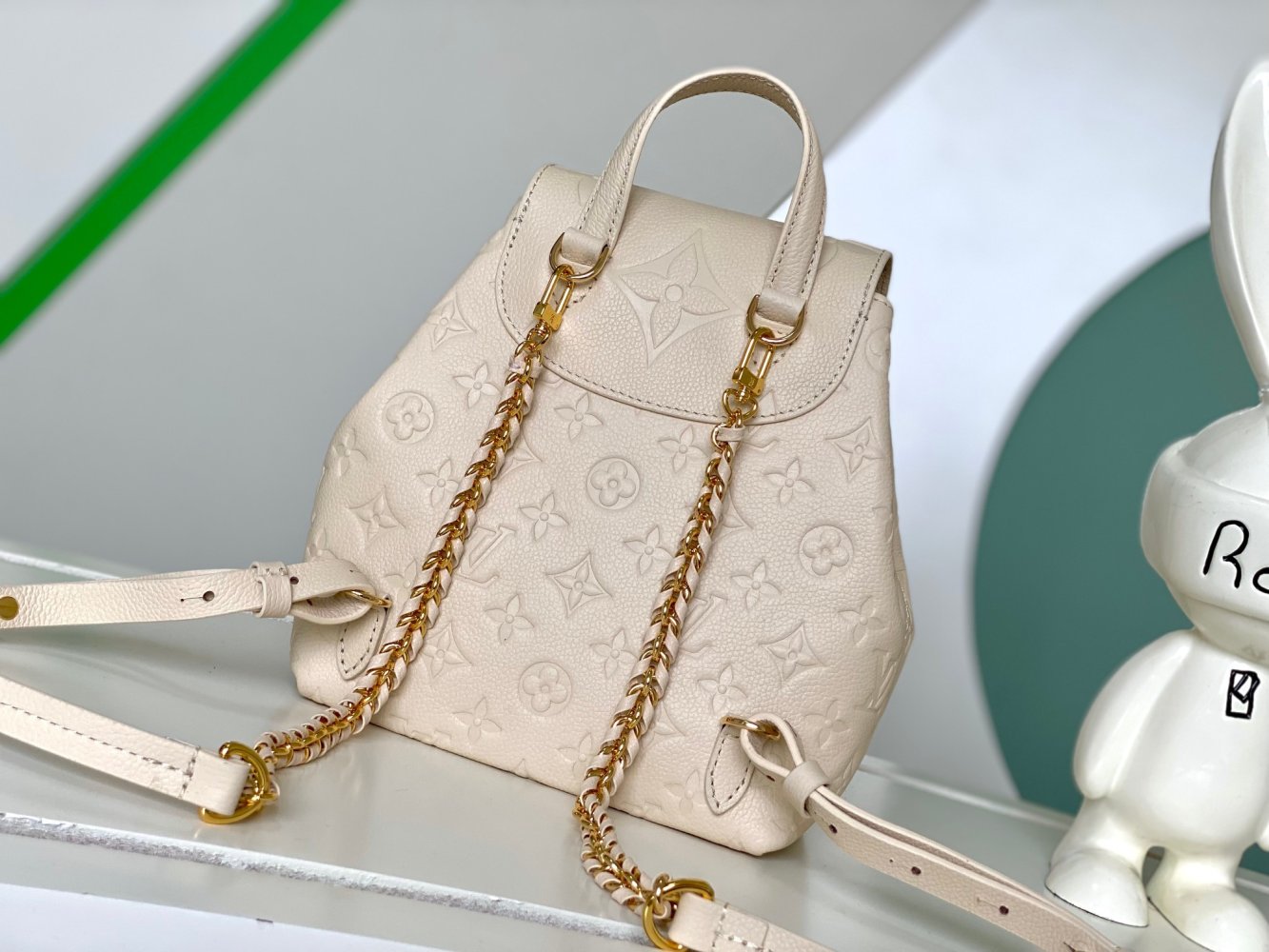 Рюкзак кожаный женский Backup Monogram Empreinte 20 см фото 3