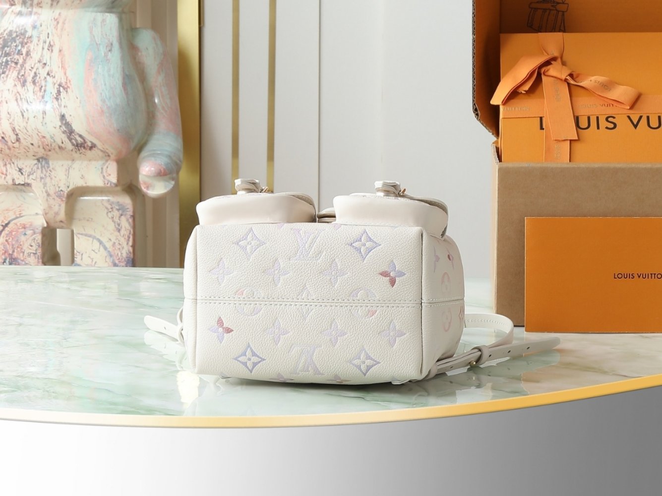 Рюкзак кожаный женский Backup Monogram Empreinte 20 см фото 4