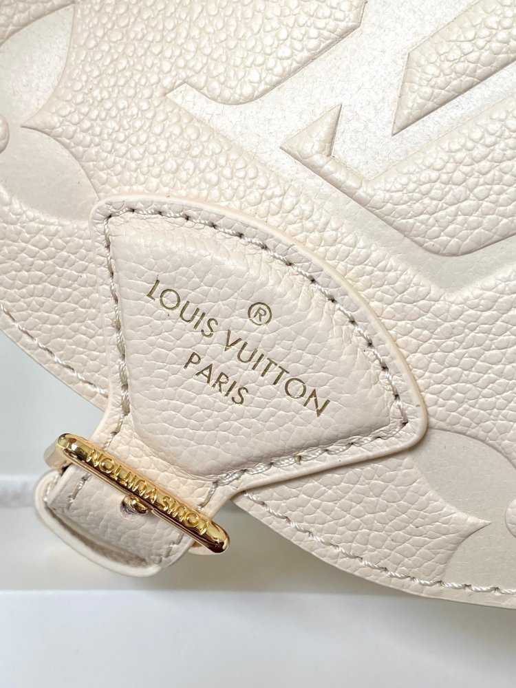 Рюкзак кожаный женский Backup Monogram Empreinte 20 см фото 5