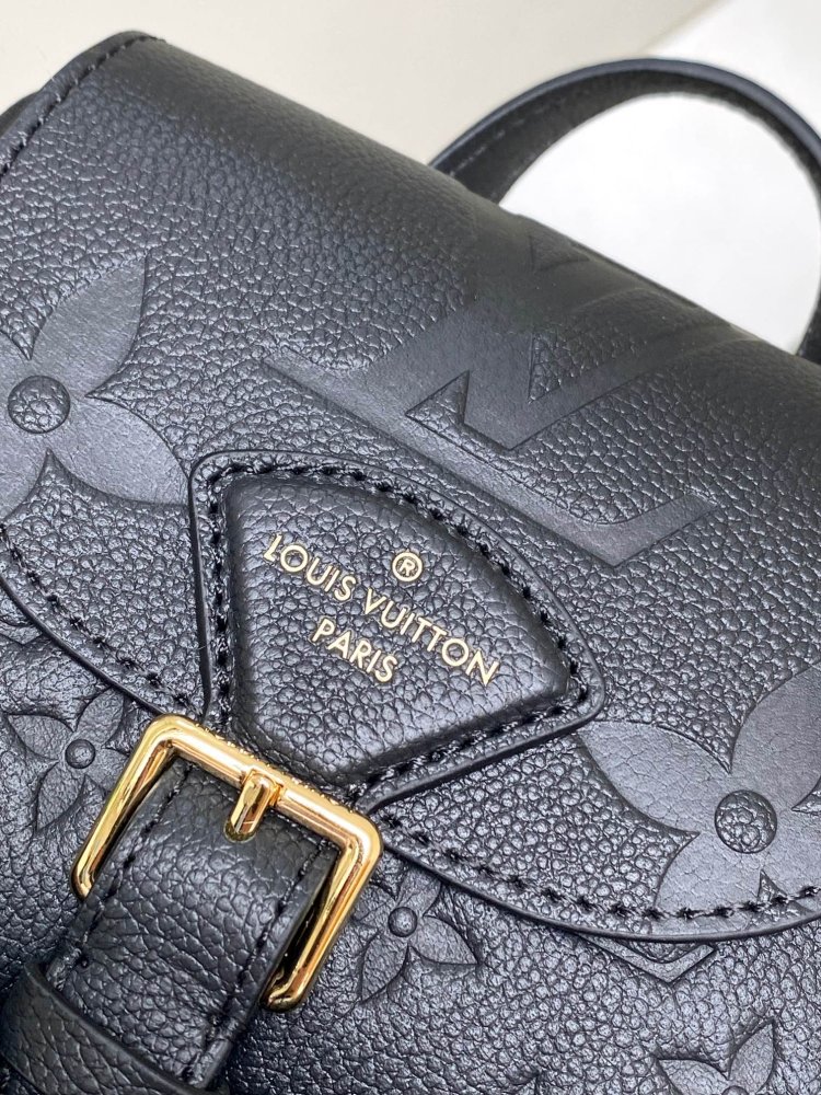 Рюкзак кожаный женский Backup Monogram Empreinte 20 см фото 5