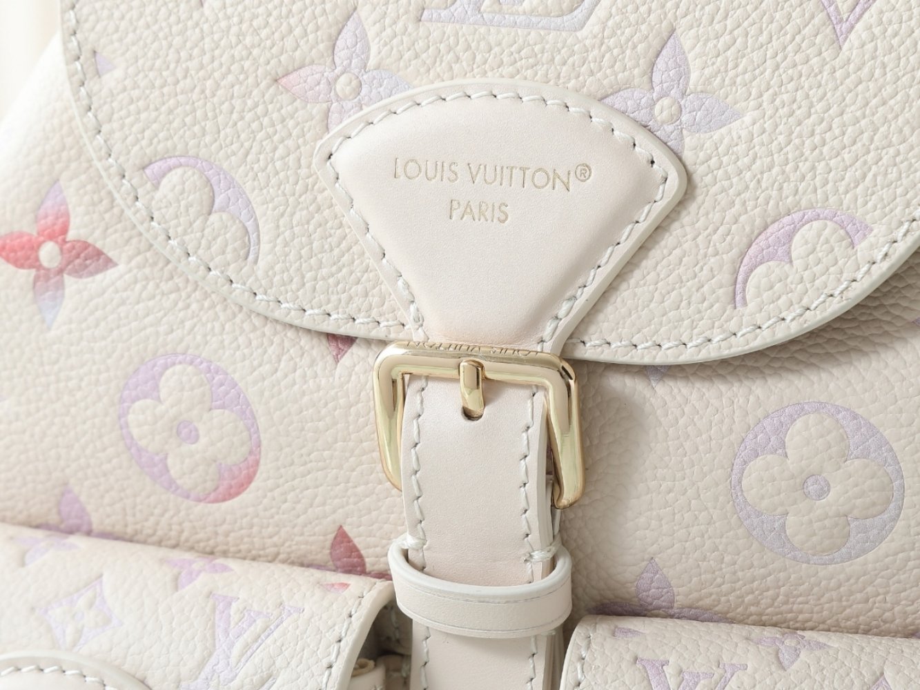 Рюкзак кожаный женский Backup Monogram Empreinte 20 см фото 5