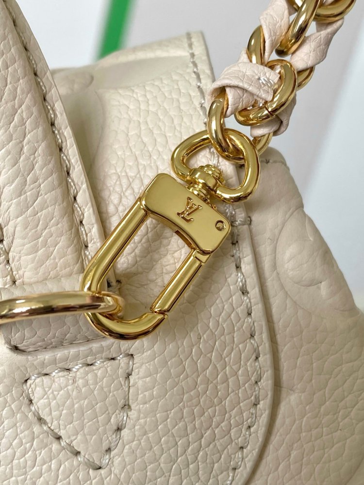 Рюкзак кожаный женский Backup Monogram Empreinte 20 см фото 6