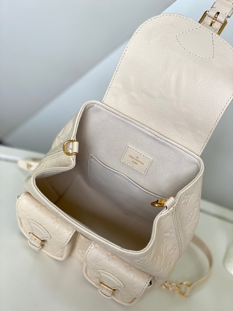 Рюкзак кожаный женский Backup Monogram Empreinte 20 см фото 7