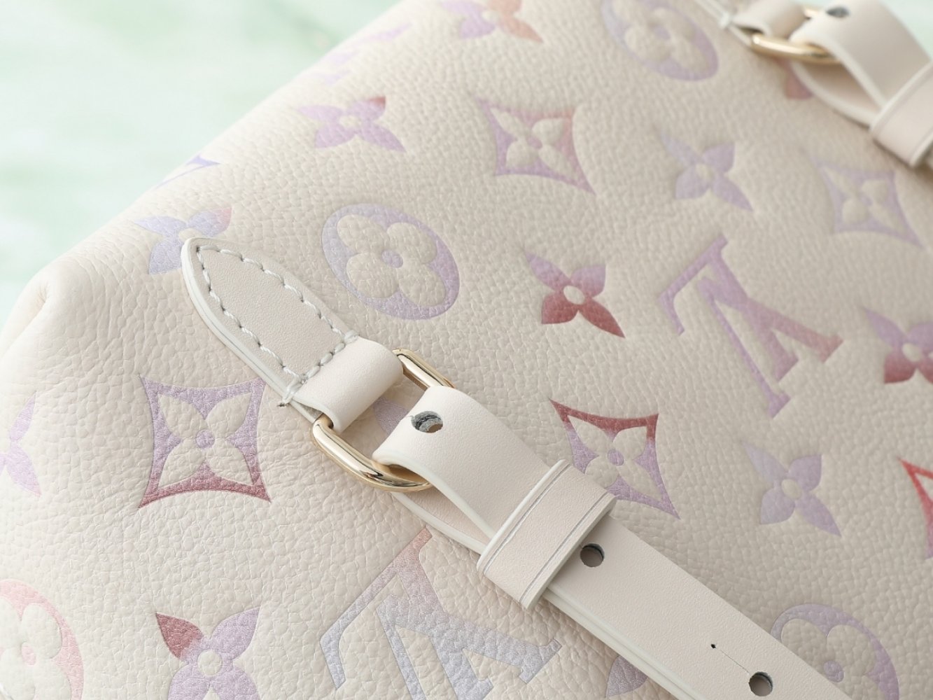 Рюкзак кожаный женский Backup Monogram Empreinte 20 см фото 7