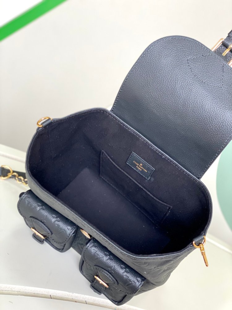 Рюкзак кожаный женский Backup Monogram Empreinte 20 см фото 8