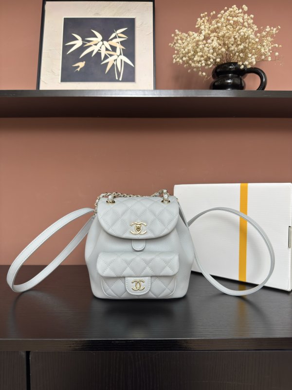 Рюкзак кожаный женский Chanel 22A Duma AS2908 18 см