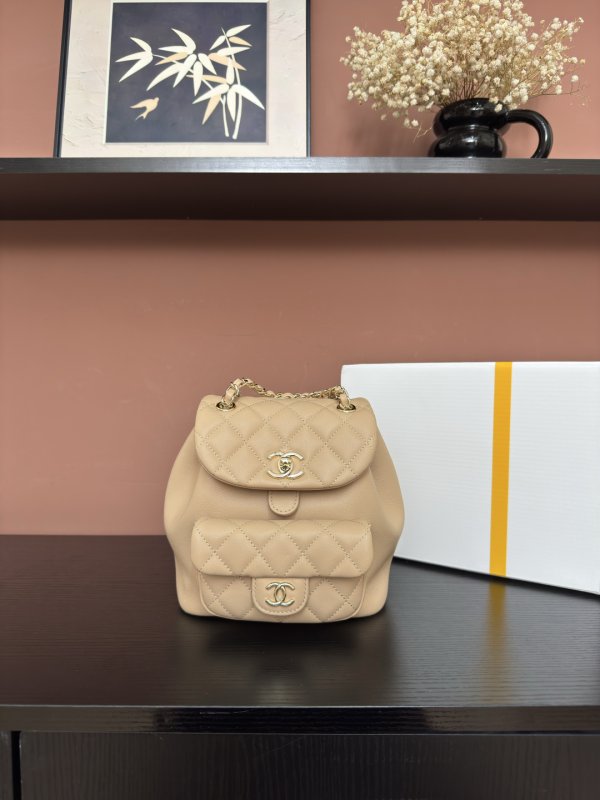 Рюкзак кожаный женский Chanel 22A Duma AS2908 18 см