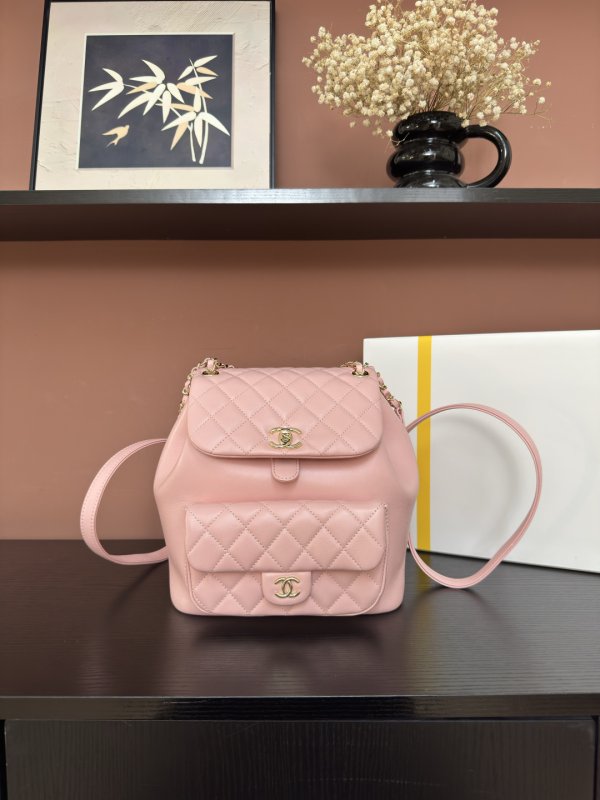 Рюкзак кожаный женский Chanel 22A Duma AS3618 22 см