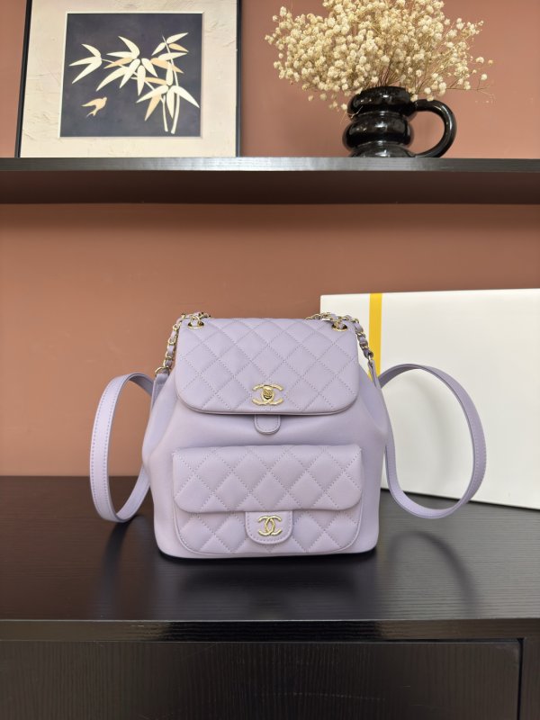 Рюкзак кожаный женский Chanel 22A Duma AS3618 22 см