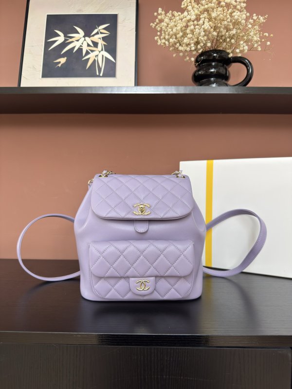 Рюкзак кожаный женский Chanel 22A Duma AS3618 22 см