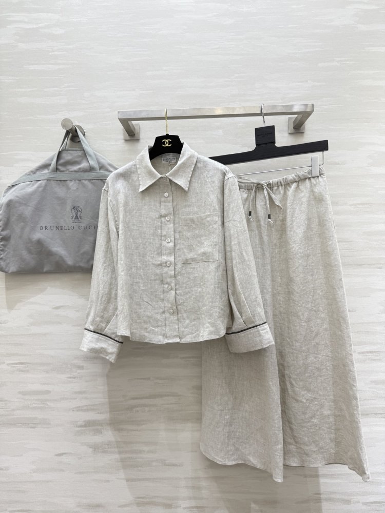 Розкішний мінімалістичний лляної костюм