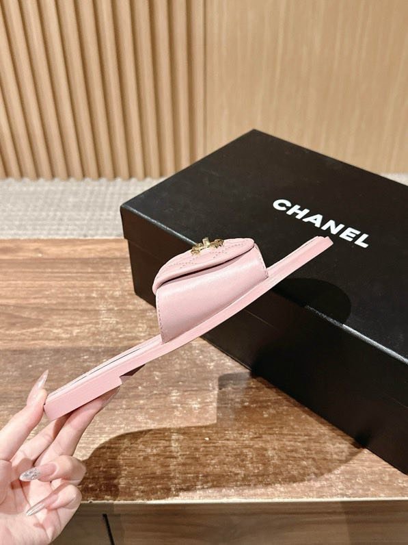 Розовые кожаные шлепанцы фото 2