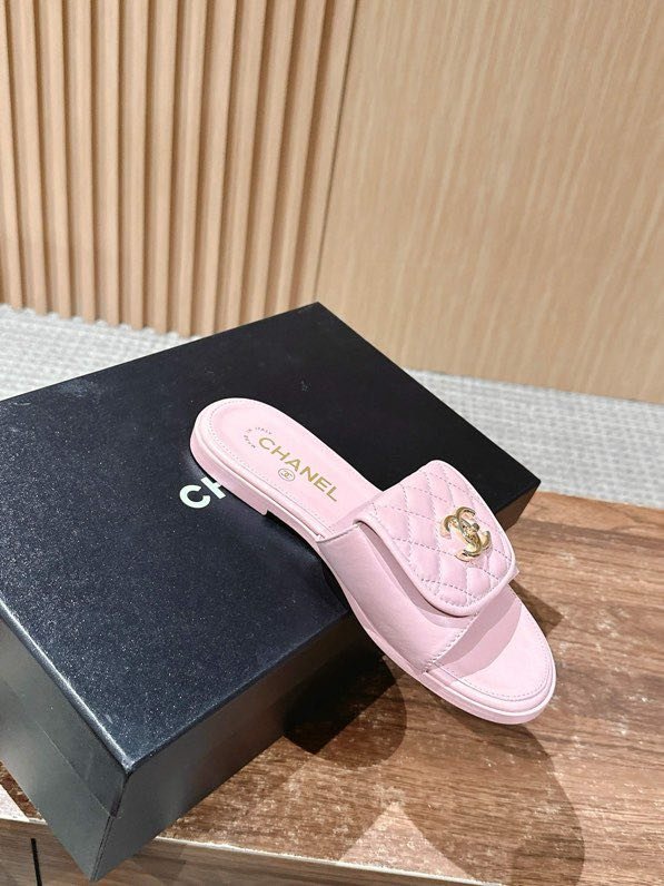 Розовые кожаные шлепанцы фото 5