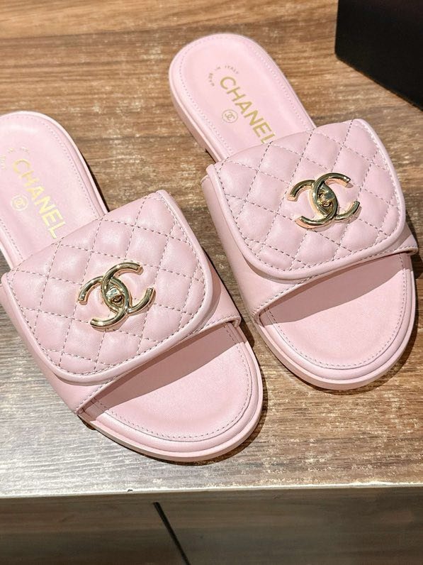 Розовые кожаные шлепанцы фото 6