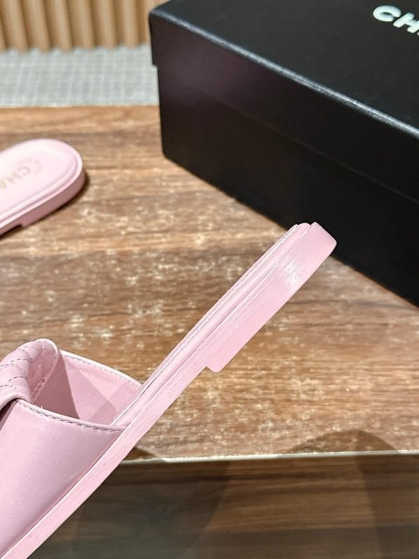 Розовые кожаные шлепанцы фото 8