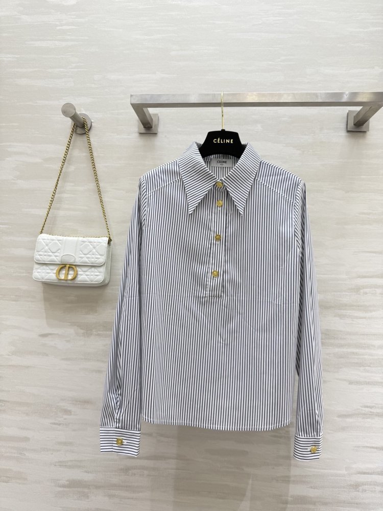 Рубашка женская с золотыми пуговицами