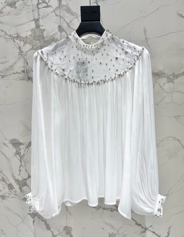 Рубашка женская украшенными бисером