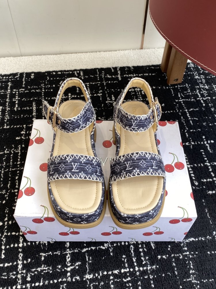 Sandals women's on platform