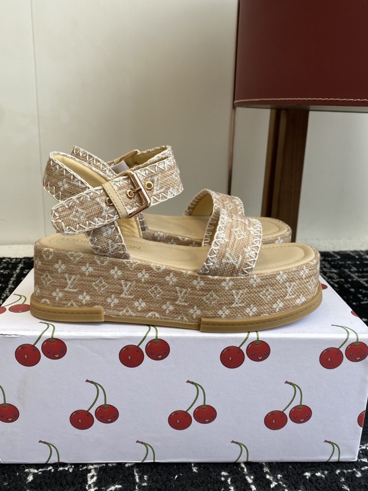 Сандалии женские на платформе фото 2