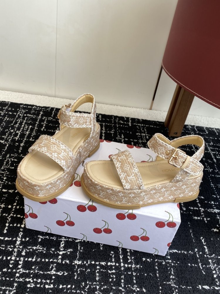 Сандалии женские на платформе фото 3