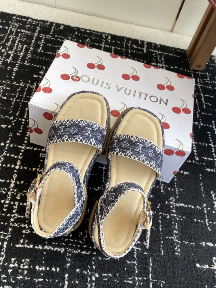 Sandals women's on platform фото 4