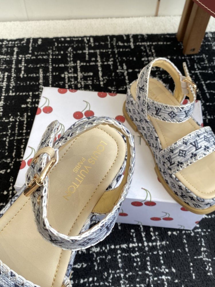 Сандалии женские на платформе фото 8