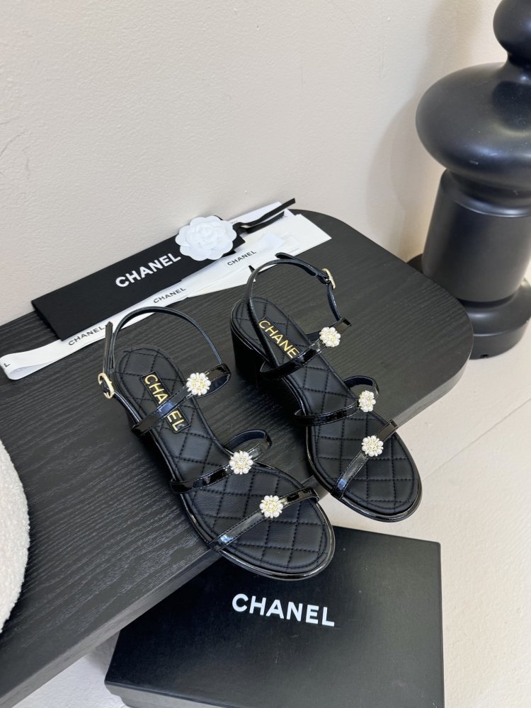 Сандалии женские