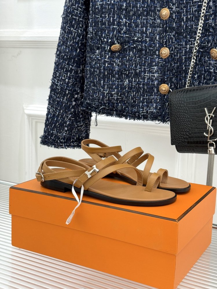 Сандалии женские