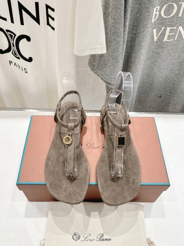 Сандалии женские