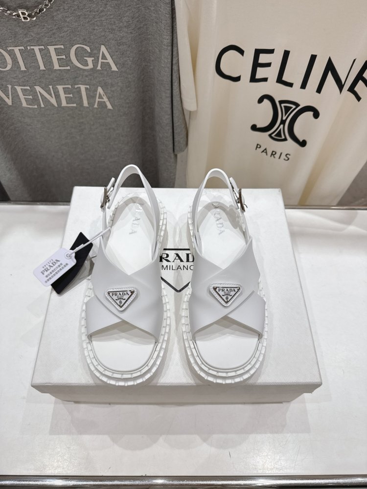 Сандалии женские