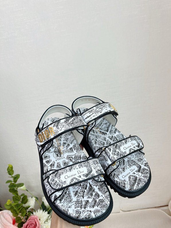 Сандалии женские