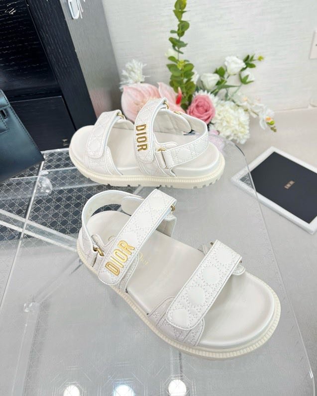 Сандалии женские