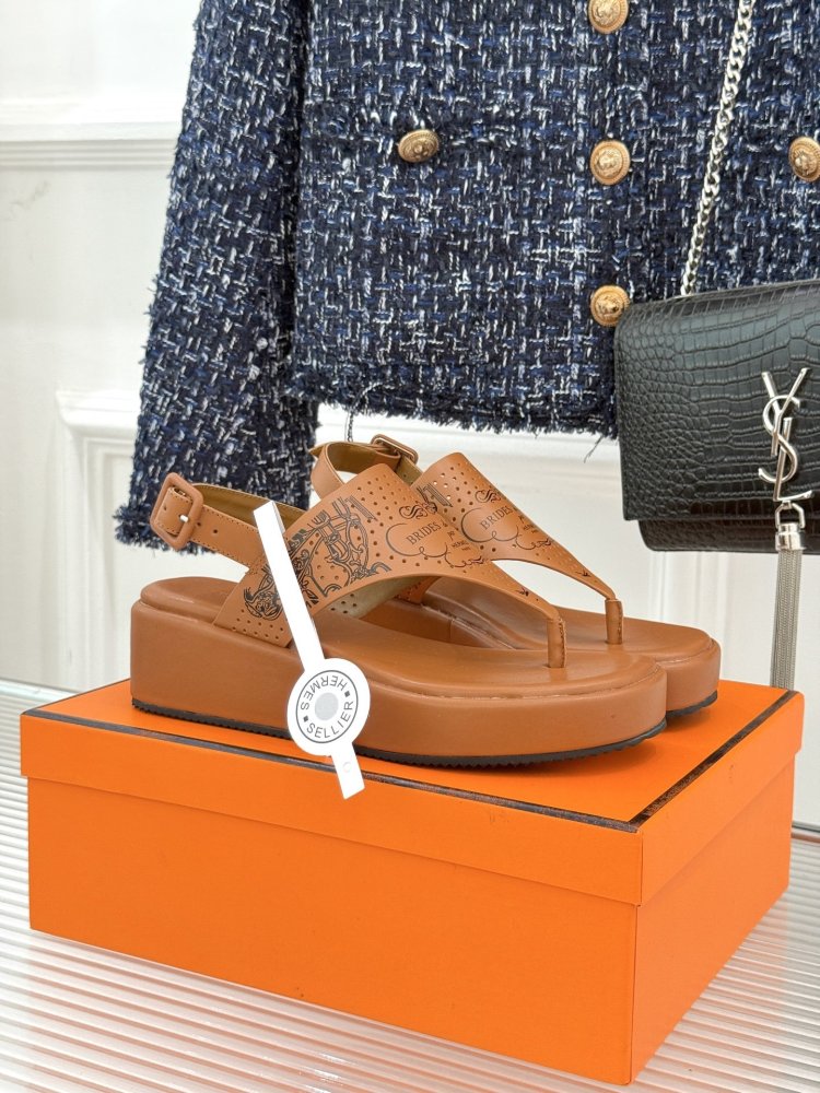 Сандалии женские