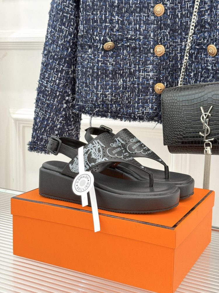 Сандалии женские